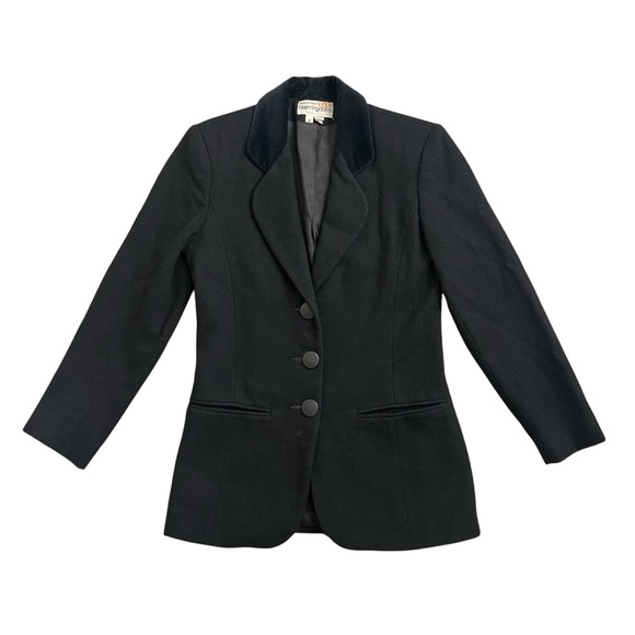 Vintage Bloomingdale's Black Wool Blazer
 Women’s P 2 Made in USA Velvet
Collar - Picture 1 of 10